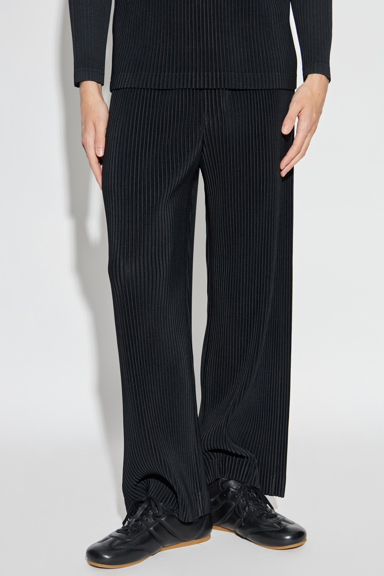 homme plisse issey miyake フレアパンツ Pleats Bottom Pleated Trousers in Black – SVRN